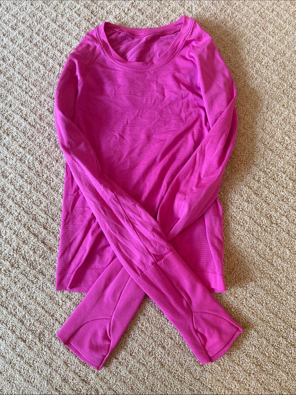 Lululemon Size 0 Fuschia Long Sleeve Performance Top